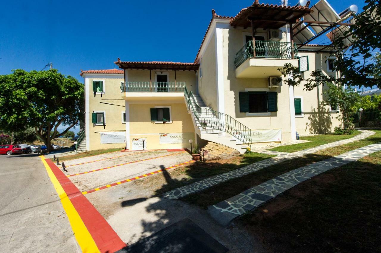 Anesis Apartments Chrani Bagian luar foto