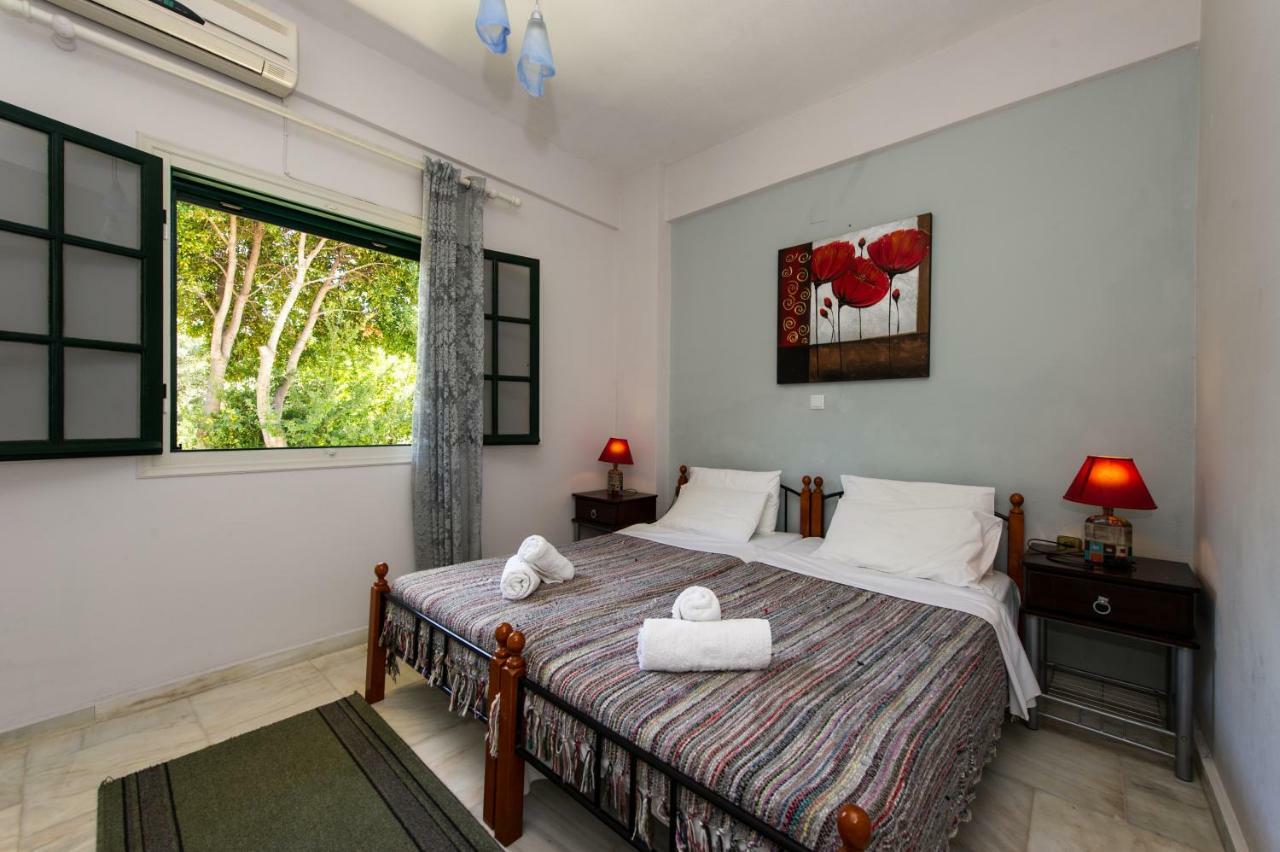 Anesis Apartments Chrani Bagian luar foto